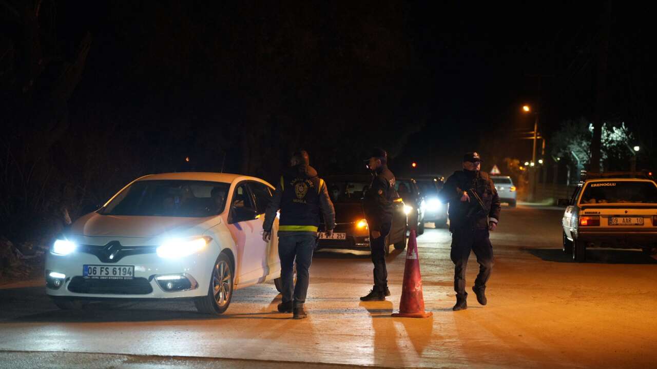 Menteşe’de Yılbaşı Öncesi Asayiş ve Trafik Denetimleri Artırıldı 17